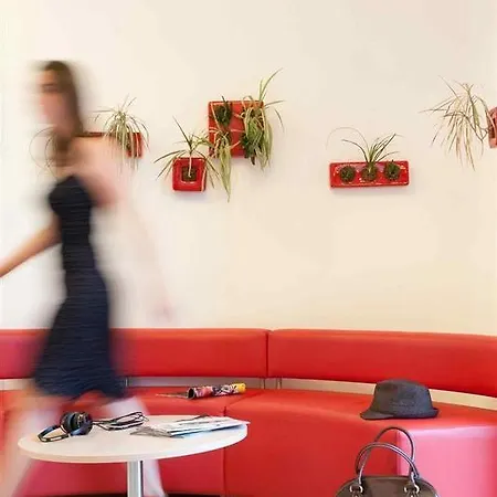 Ibis Vieux Port Centre ホテル