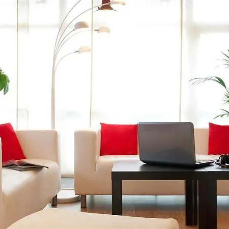 Ibis La Rochelle Vieux Port Hotel 3*