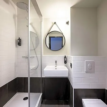 Ibis Vieux Port Centre Otel