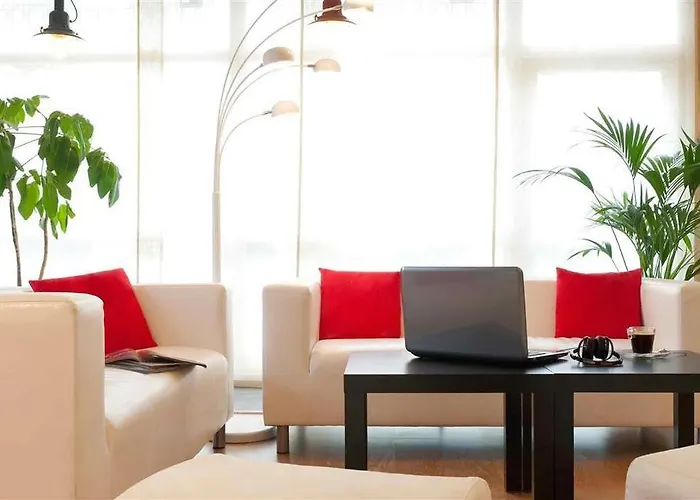 Ibis Vieux Port Hotel 3*