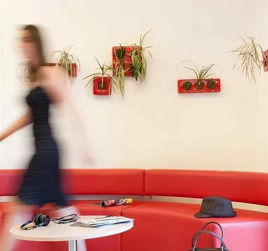 Ibis Vieux Port Centre Hotel