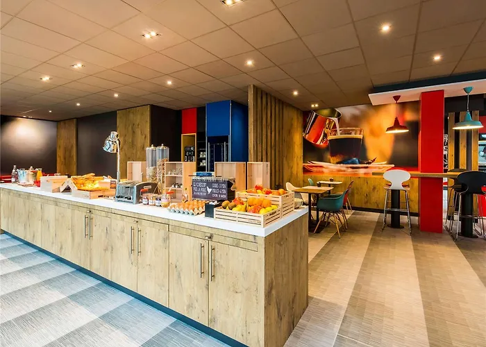 Ibis Vieux Port Centre Hotel