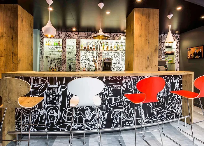 Ibis Vieux Port Centre Hotel 3*